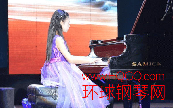太原12岁小女孩举办钢琴独奏音乐会
