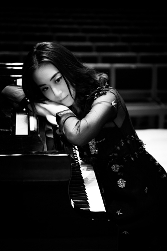 王丝路 钢琴图片